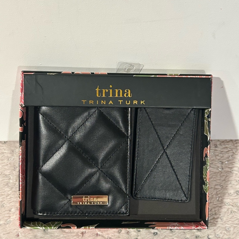 Trina Turk Black Quilted Passport Holder Luggage Tag Set - Picture 8 of 13